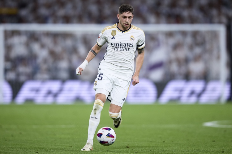 TA：巴尔韦德从未与阿隆索发生争执，也从未要求踢特定位置