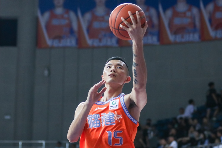 邱彪：联系陈林坚还是想补强三四号位 但要体检过关才能考虑之后