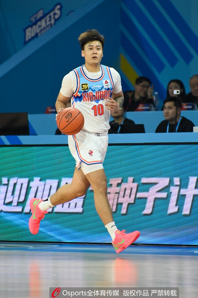 媒体人：赵睿并无主观上要离开新疆想法 北京说服了新疆和赵睿