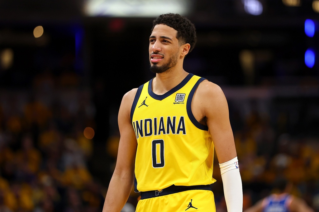 徐静雨谈哈利:审时度势拆解对手 指挥若定临危不乱 NBA年轻招牌!