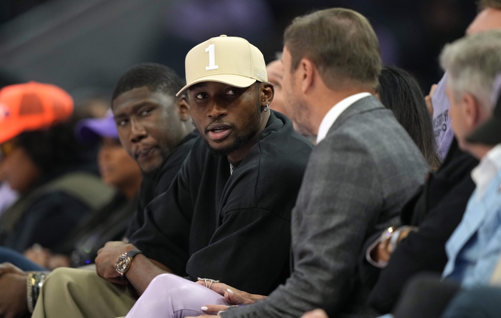 Shams：拉科布问库明加是否想留队 球员反问球队是否需要他